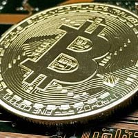 Bitcoin acumula retroceso semanal de casi 19% impactado por mayores regulaciones