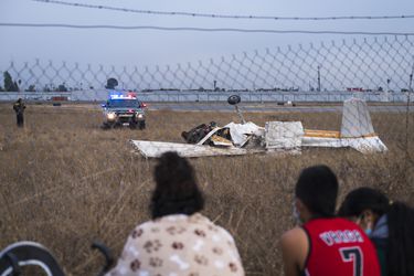 Choque de avionetas deja al menos dos muertos en California
