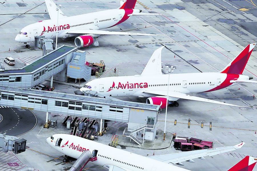 Avianca y Viva Air firman acuerdo que podría crear una de las mayores aerolíneas de Latinoamérica