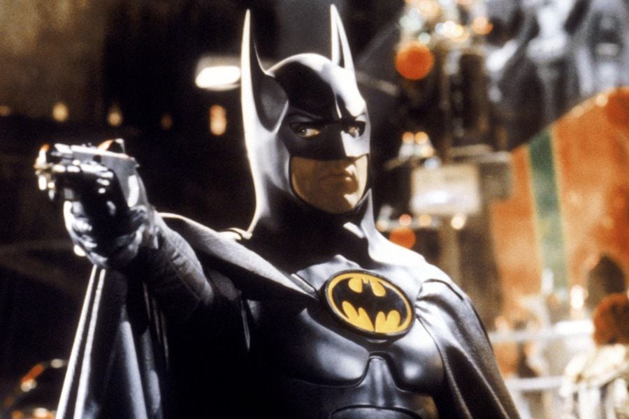 El símbolo del Batman de Michael Keaton es el foco de una nueva foto detrás  de escenas de la película de The Flash - La Tercera
