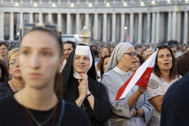 El Papa Francisco da voz y voto a mujeres por primera vez en sínodo clave para el futuro de la Iglesia Católica