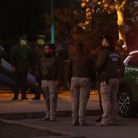 Cinco detenidos por disparar contra vivienda en La Cisterna: antisocial apuntó escopeta contra carabineros al intentar huir