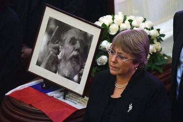 Bachelet en velatorio de Andrés Aylwin: "La memoria nunca debe olvidarse"