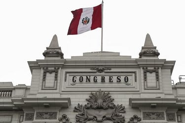 Congreso de Perú discute proyectos de ley de reforma constitucional para restablecer bicameralidad