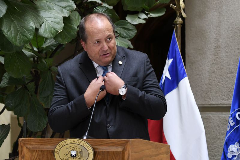 El fiscal nacional, Ángel Valencia en conferencia de prensa en el Congreso, en Valparaíso.