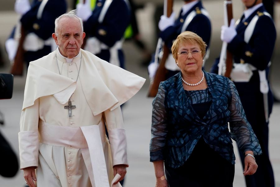 Papa Francisco llega a Chile