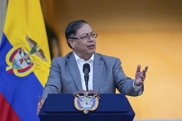 Presidente de Colombia felicita a Chile por aprobar las 40 horas